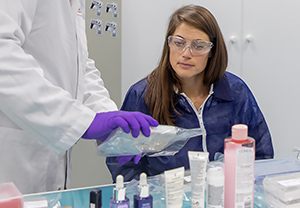 Emmanuelle Morch in evaluation lab